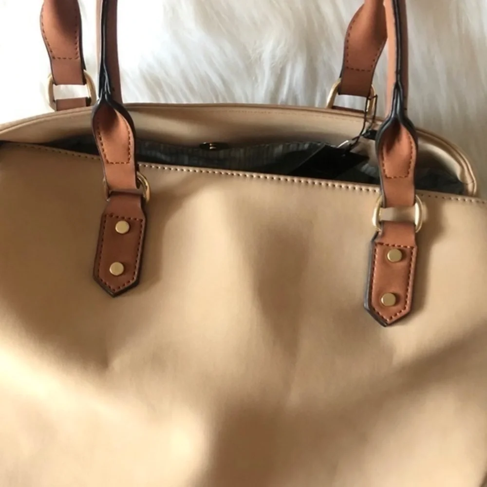 Violet Ray Braided Zip Front Pocket Carter